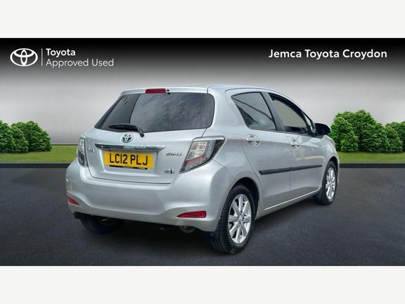Toyota Yaris T4 1.5Cvt Tg Pro Silver #2