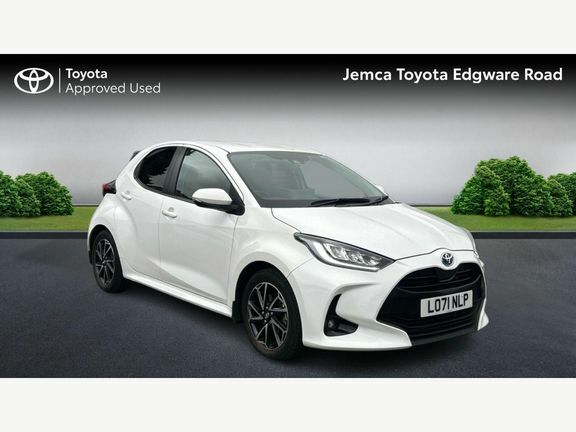 Toyota Yaris Design 1.5 Hybrid White