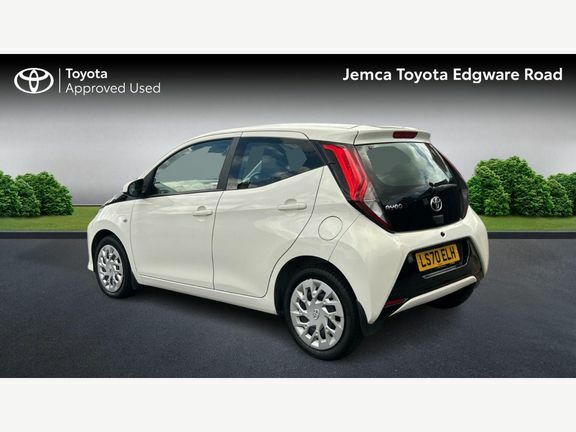 Toyota Aygo X X-play Tss White #4