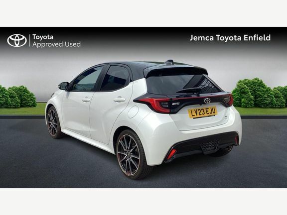 Toyota Yaris Gr Sport Bi-tone LV23EJU White #4