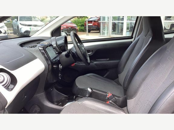 Toyota Aygo 1.0 Vvt-i X-pression X-shift Euro 6 White #5