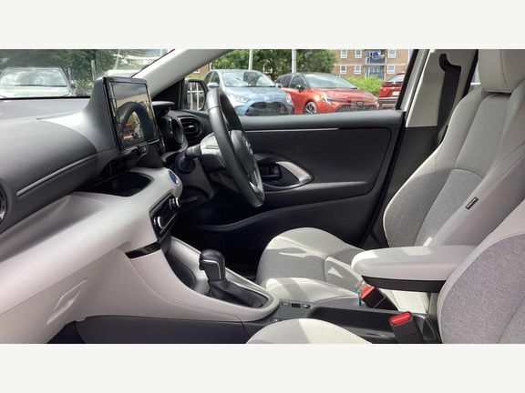 Toyota Yaris Excel LC72WNJ White #5