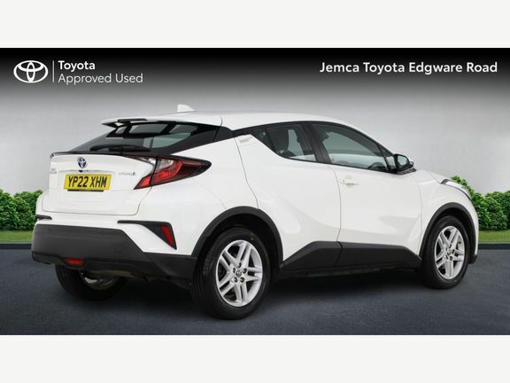 Toyota C-Hr Icon 1.8 Tech Pack YP22XHM White #2