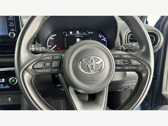 Toyota Yaris Cross Dynamic Blue #10