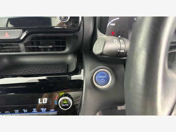 Toyota Yaris Cross Dynamic Blue #16