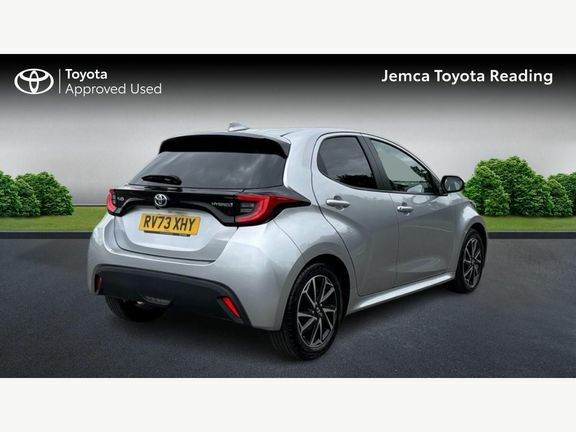 Toyota Yaris Design RV73XHY Silver #2