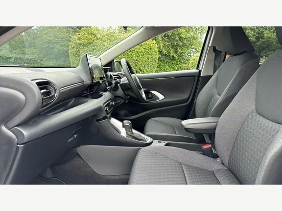 Toyota Yaris Design RV73XHY Silver #5
