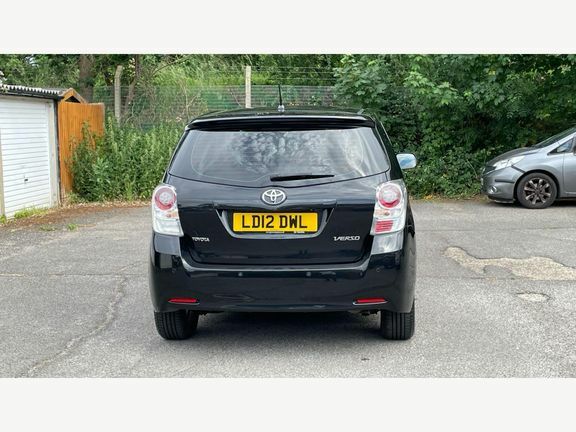 Toyota Verso Mpv Silver #23