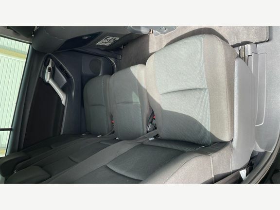 Toyota Verso Mpv Silver #15