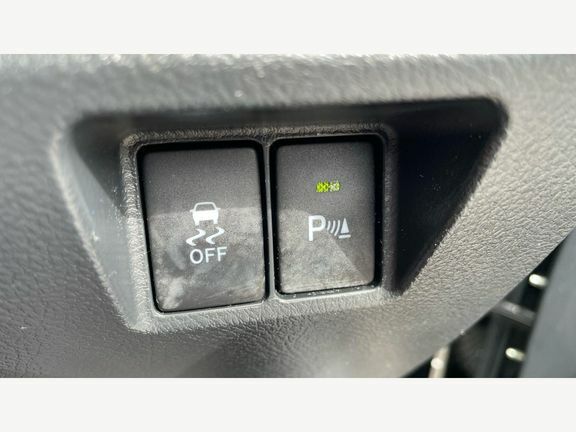 Toyota Verso Mpv Silver #27