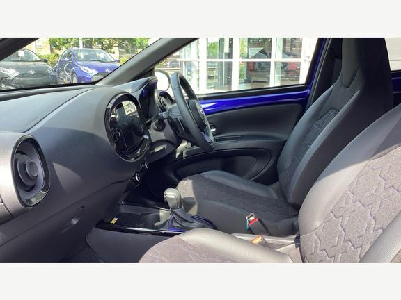 Toyota Aygo X Exclusive Automatic LP73SVS Blue #5