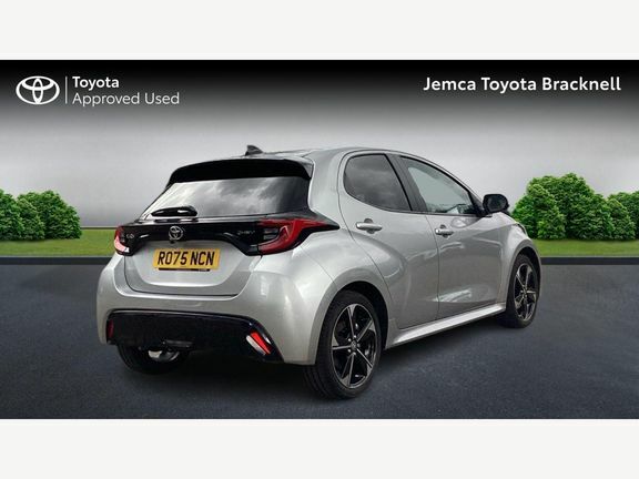Toyota Yaris Excel Silver #2