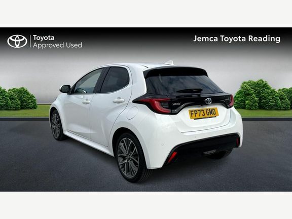 Toyota Yaris Excel White #4