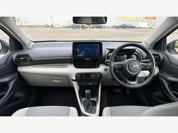 Toyota Yaris Excel White #5