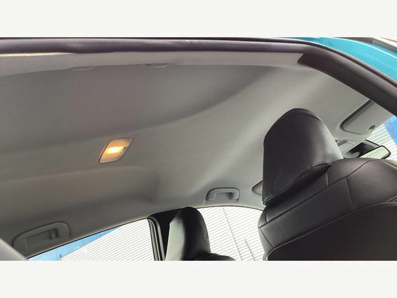 Toyota Prius+ Business Edition Plus White #18