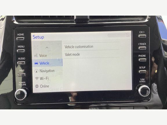 Toyota Prius+ Business Edition Plus White #26