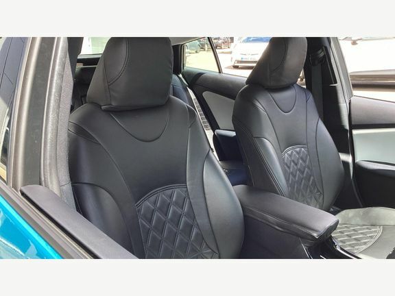 Toyota Prius+ Business Edition Plus White #34