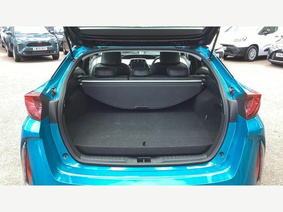 Toyota Prius+ Business Edition Plus White #13
