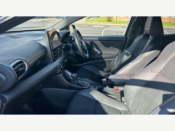 Toyota Yaris Gr Sport LM74ZYN Grey #3