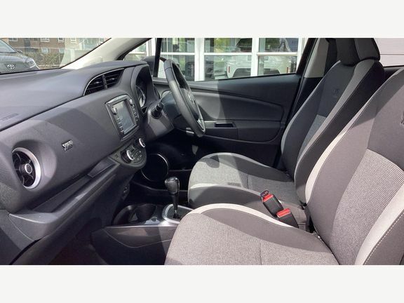 Toyota Yaris Y20 1.5 Hybrid Black #5