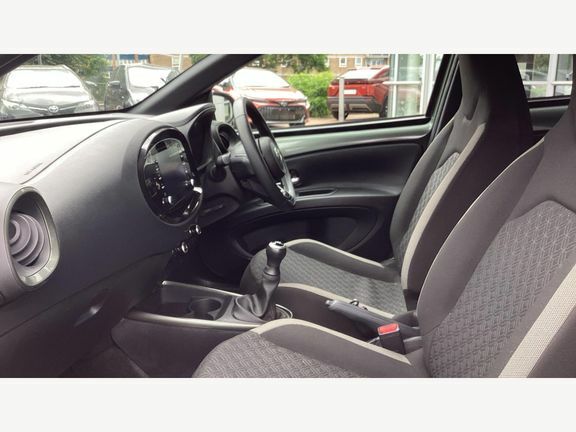 Toyota Aygo X Edge Manual Green #5