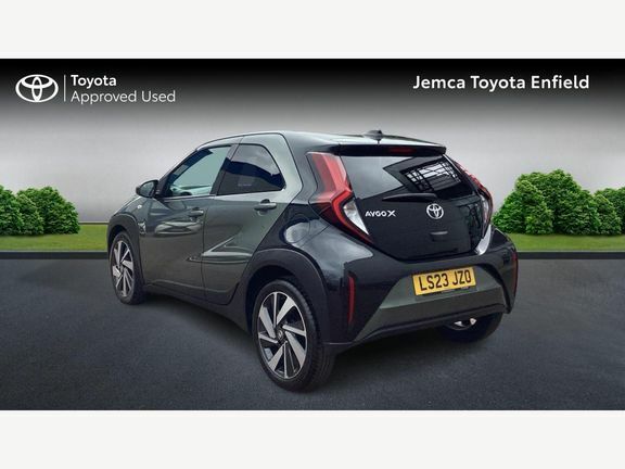 Toyota Aygo X Edge Manual Green #4
