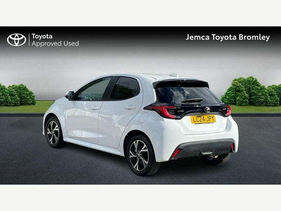 Toyota Yaris Design White #4