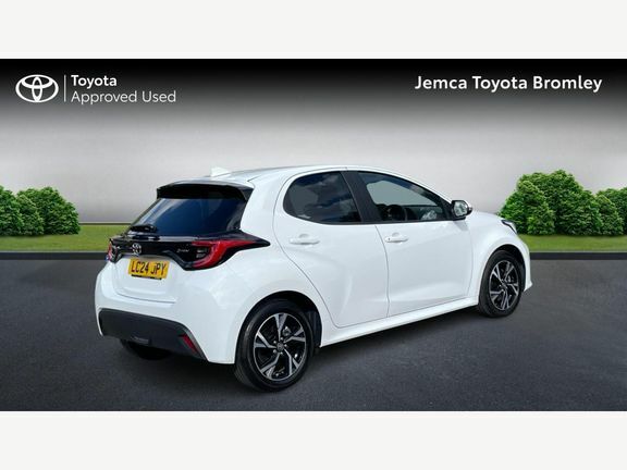 Toyota Yaris Design White #2