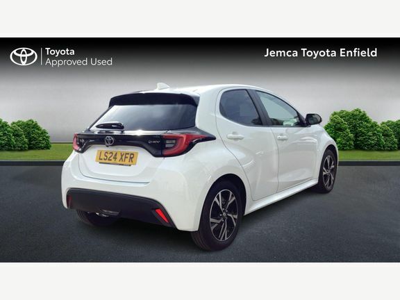 Toyota Yaris Design White #2