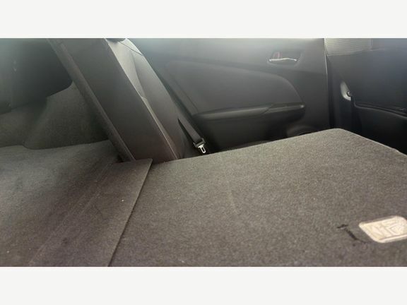 Toyota Prius Saloon Silver #17