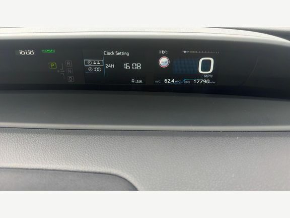 Toyota Prius Saloon Silver #11