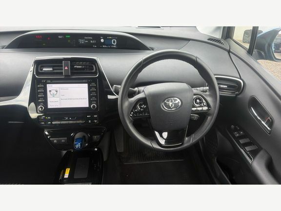 Toyota Prius Saloon Silver #7