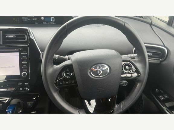Toyota Prius Saloon Silver #10