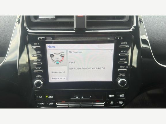 Toyota Prius Saloon Silver #9