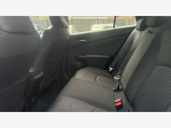Toyota Prius Saloon Silver #14
