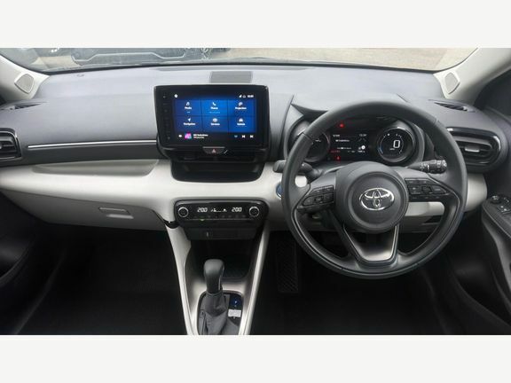 Toyota Yaris Excel White #6