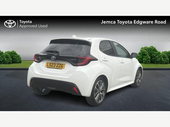 Toyota Yaris Excel White #2