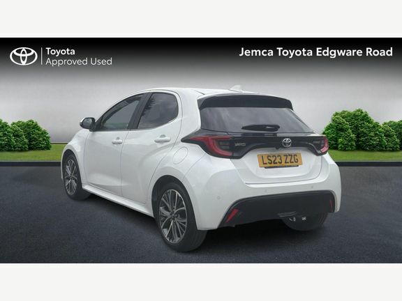 Toyota Yaris Excel White #4