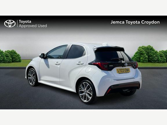 Toyota Yaris Excel White #4