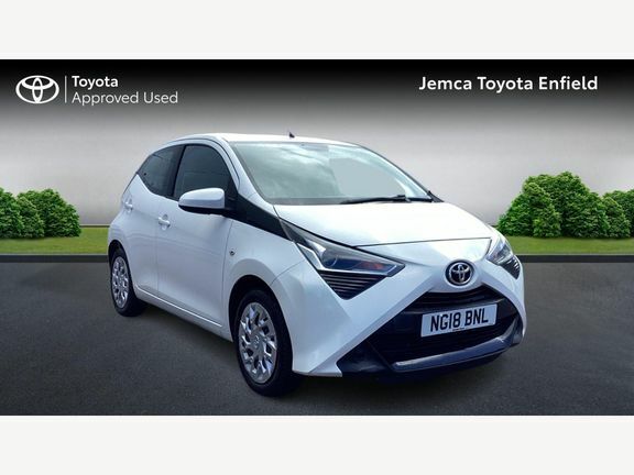 Toyota Aygo X X-play M White