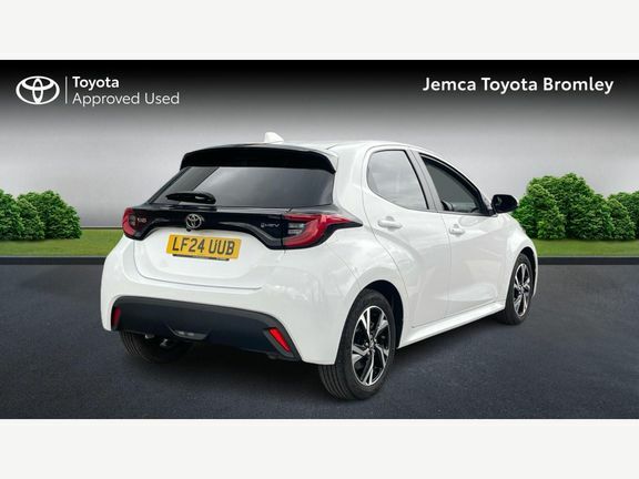 Toyota Yaris Design LF24UUB White #2