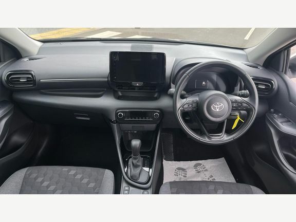 Toyota Yaris Design LF24UUB White #5