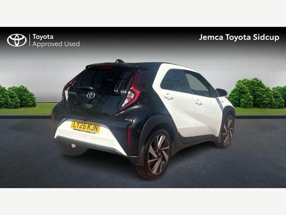 Toyota Aygo X Edge LY25KJN White #2