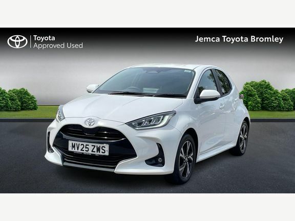 Toyota Yaris Design MV25ZWS White #3