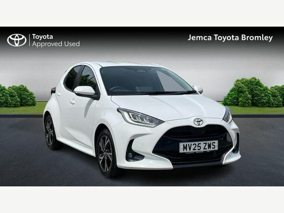 Toyota Yaris Design MV25ZWS White