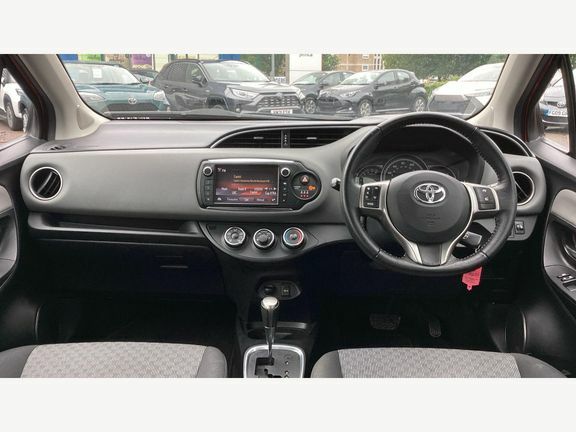 Toyota Yaris Icon 1.33Cvt Red #6