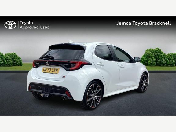 Toyota Yaris Gr Sport White #2