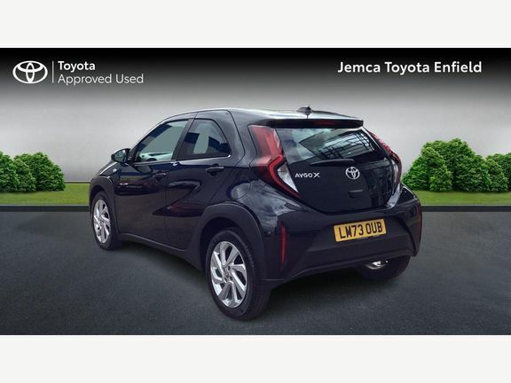 Toyota Aygo X Pure Automatic LM73OUB Black #4