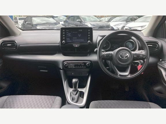 Toyota Yaris Design CF73LFX Silver #6