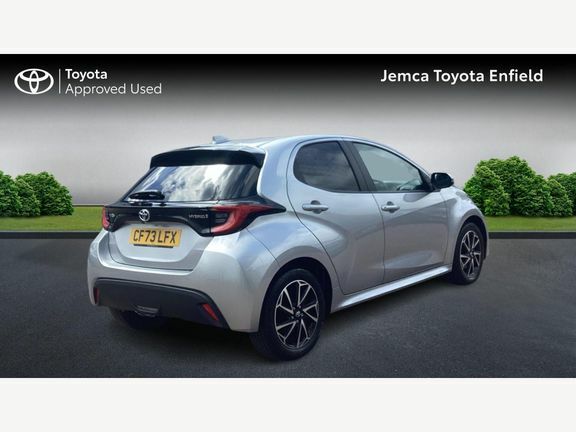 Toyota Yaris Design CF73LFX Silver #2